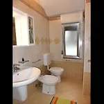Lägenhet Cozy With Swimming Pool Access Bibione