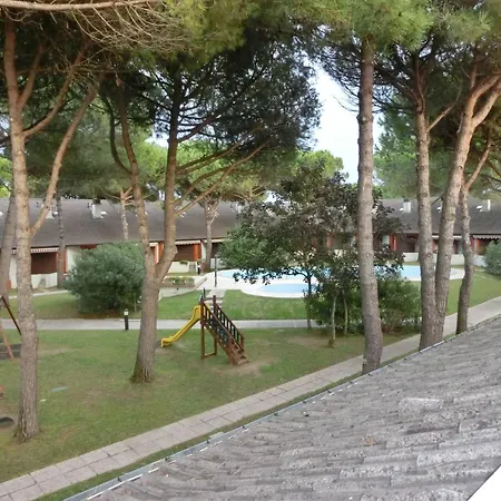 Cozy With Swimming Pool Access