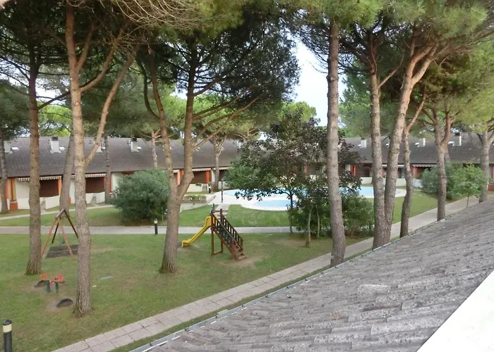 Cozy With Swimming Pool Access